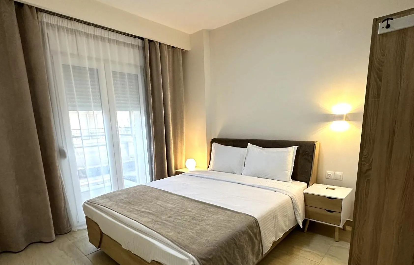 Navarino Luxe Suites Peraía Aparthotel