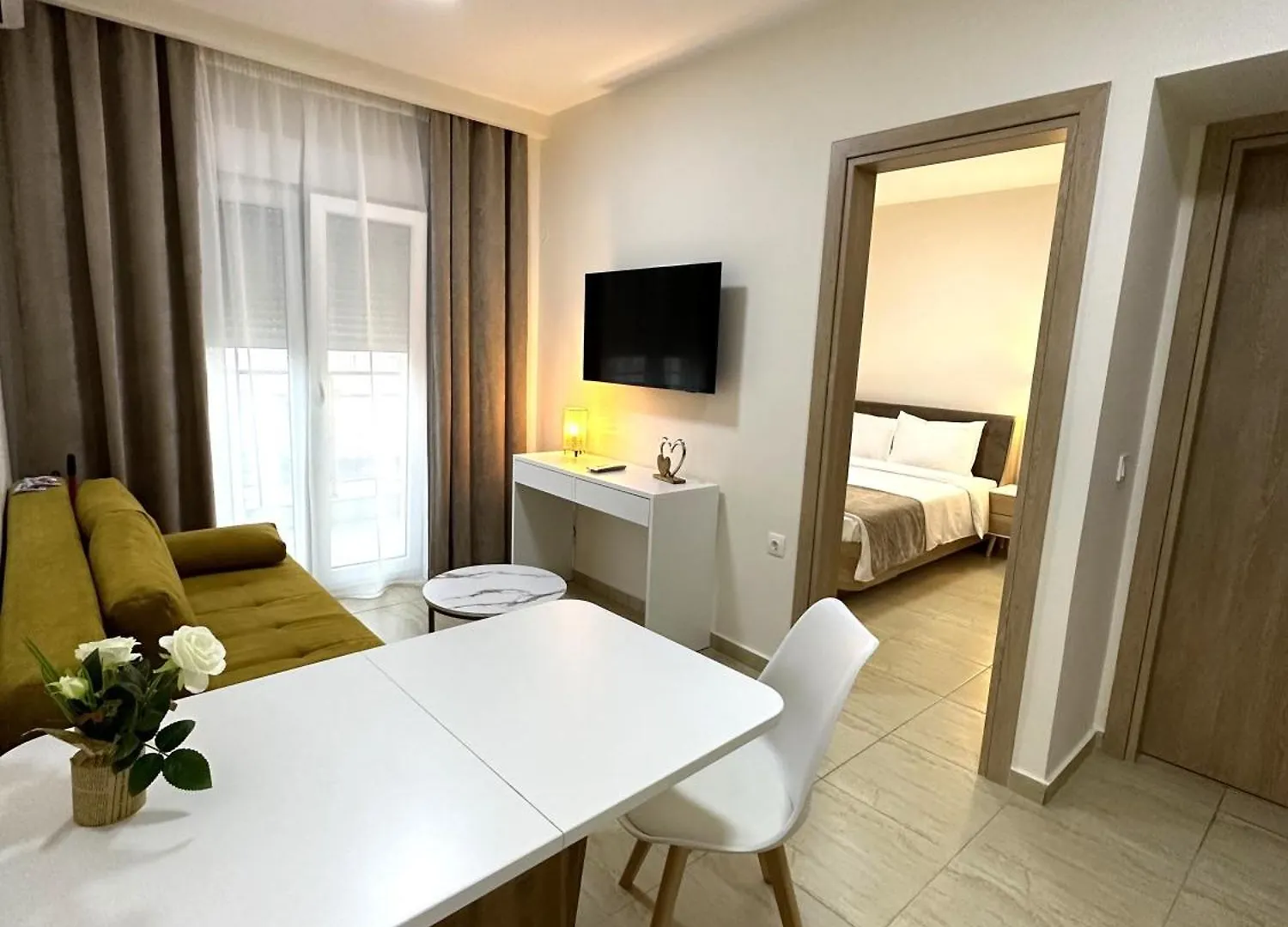 Aparthotel Navarino Luxe Suites Peraía