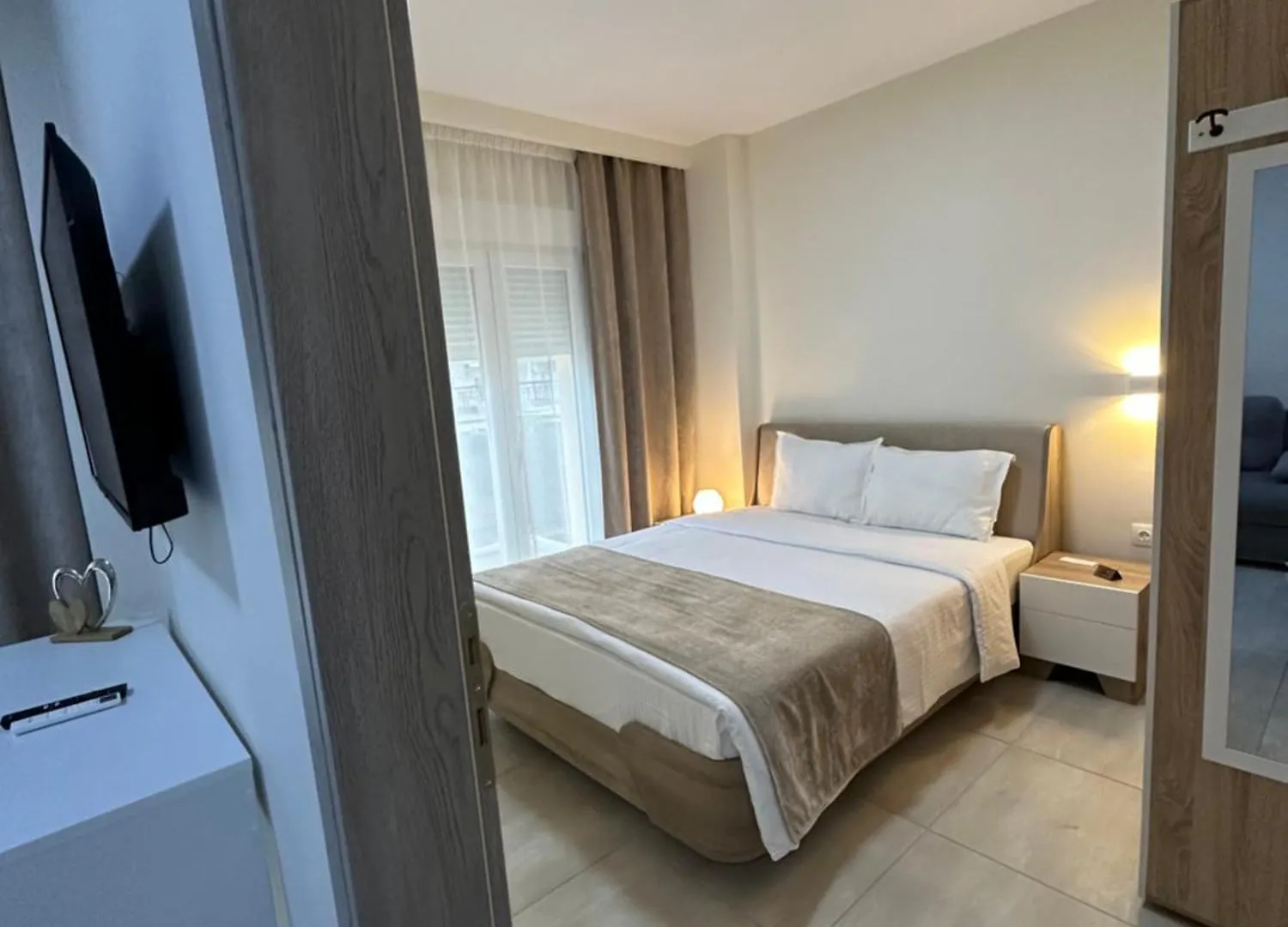 Navarino Luxe Suites Peraía Aparthotel