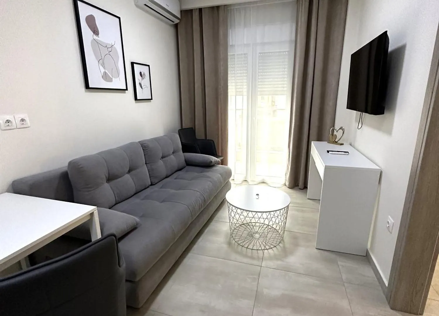 Aparthotel Navarino Luxe Suites Peraía