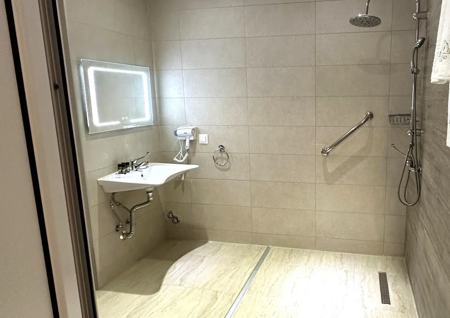 Aparthotel Navarino Luxe Suites Peraía