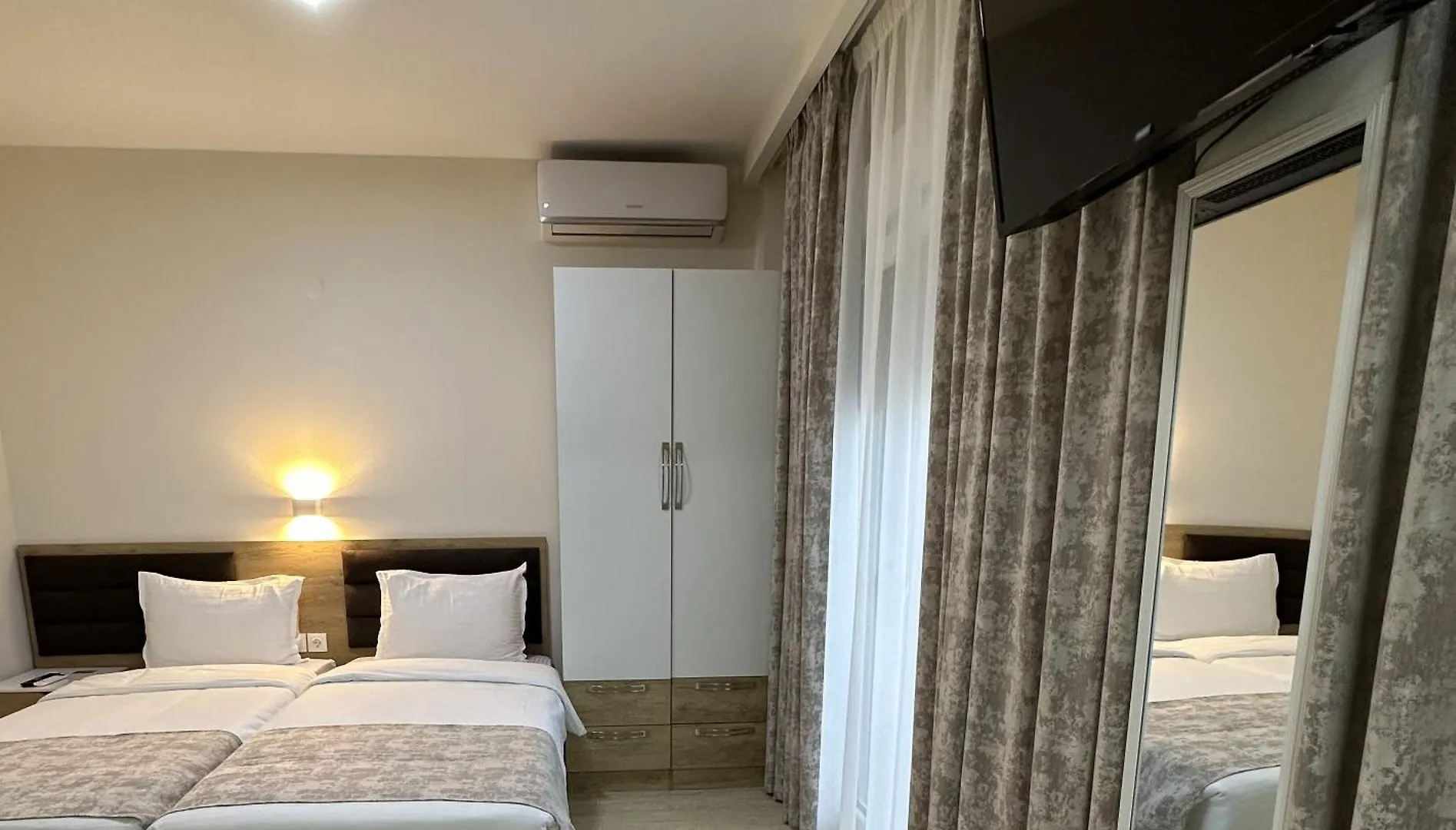 Navarino Luxe Suites Peraía Aparthotel