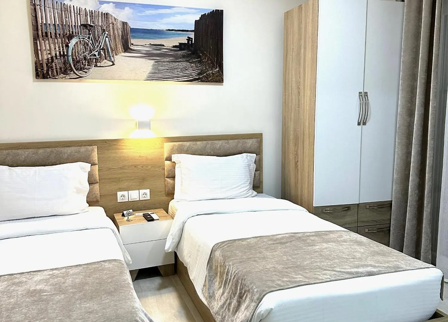 Navarino Luxe Suites Peraía