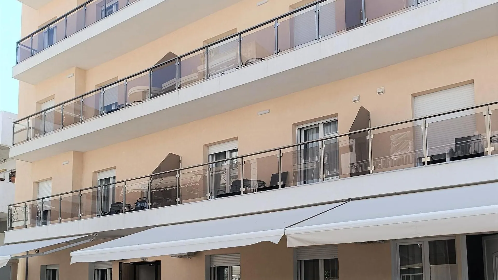Navarino Luxe Suites Peraía Hotel de apartamente